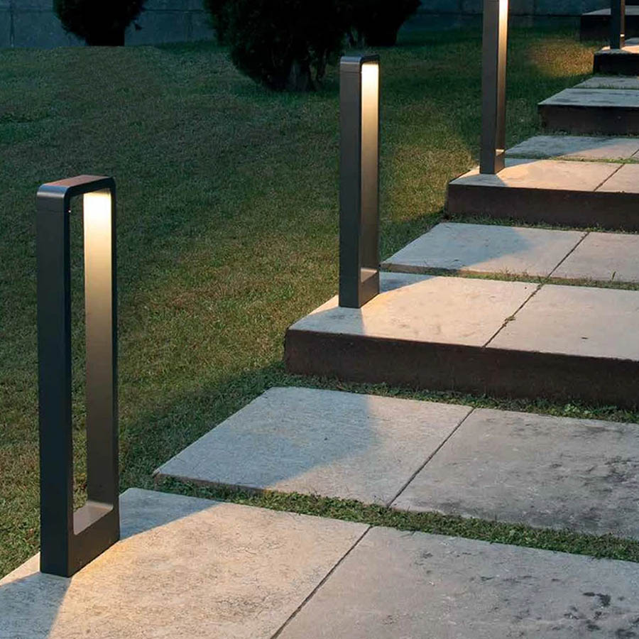 Bolardo LED Rectangular 800 negro 10W 3000K 580LM IP55
