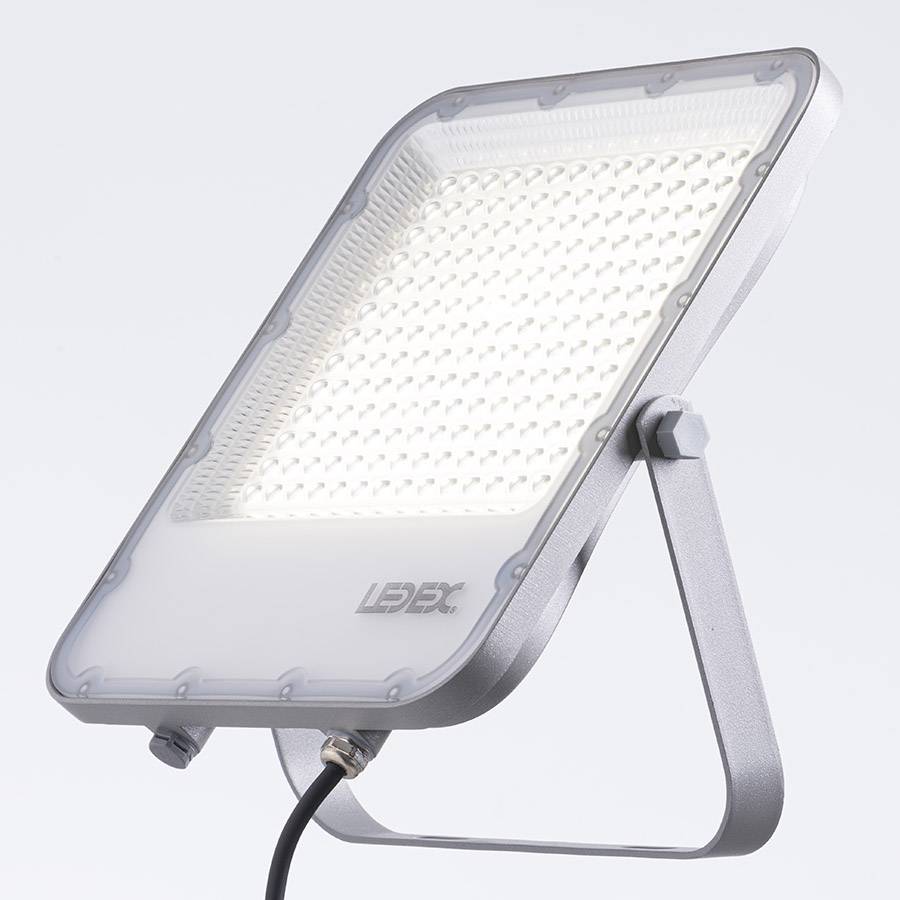 Proyector Led SMD 150W 18000LM 4000K FP>0.9 IK08 IP65