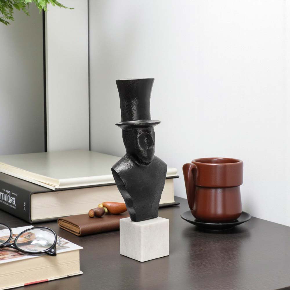 Figura Hombre con sombrero negro/blanco 38CM