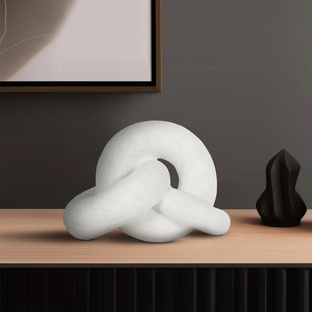 Adorno nudo de resina blanco