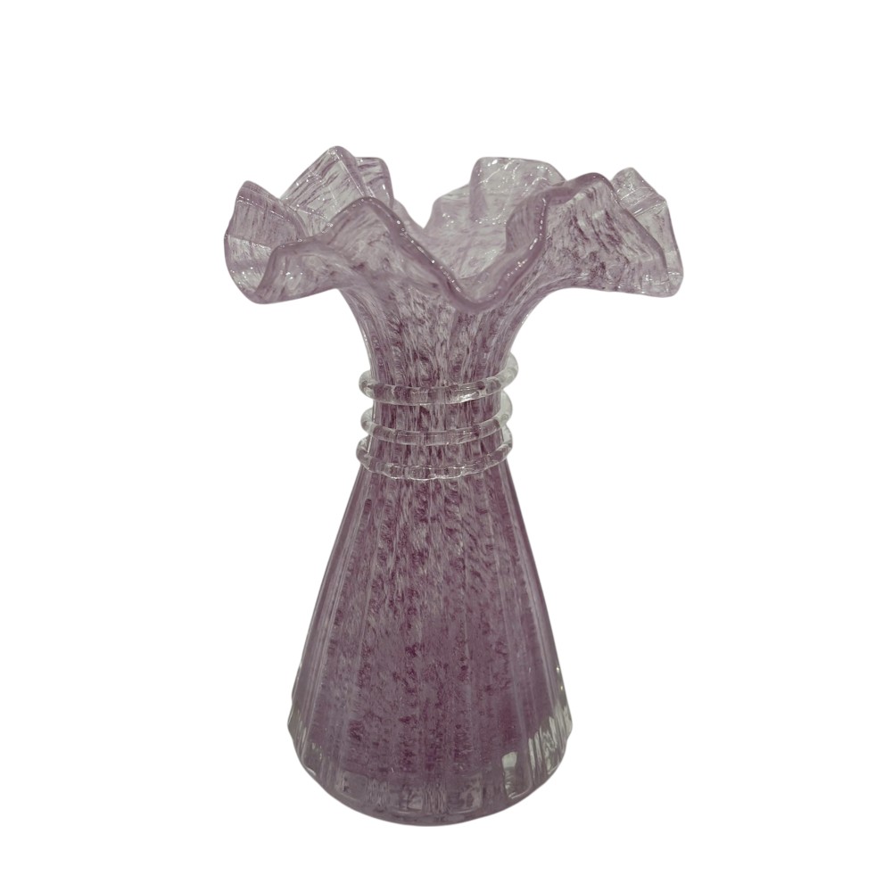 Florero de vidrio morado bordes ondulados