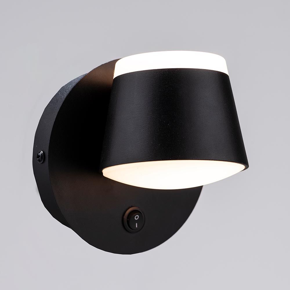 Aplique LED Lux negro con luz cálida 12W